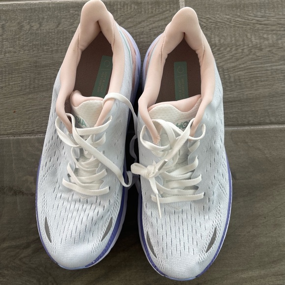 HOKA Women’s Clifton 8 Size 7.5 - Picture 4 of 5